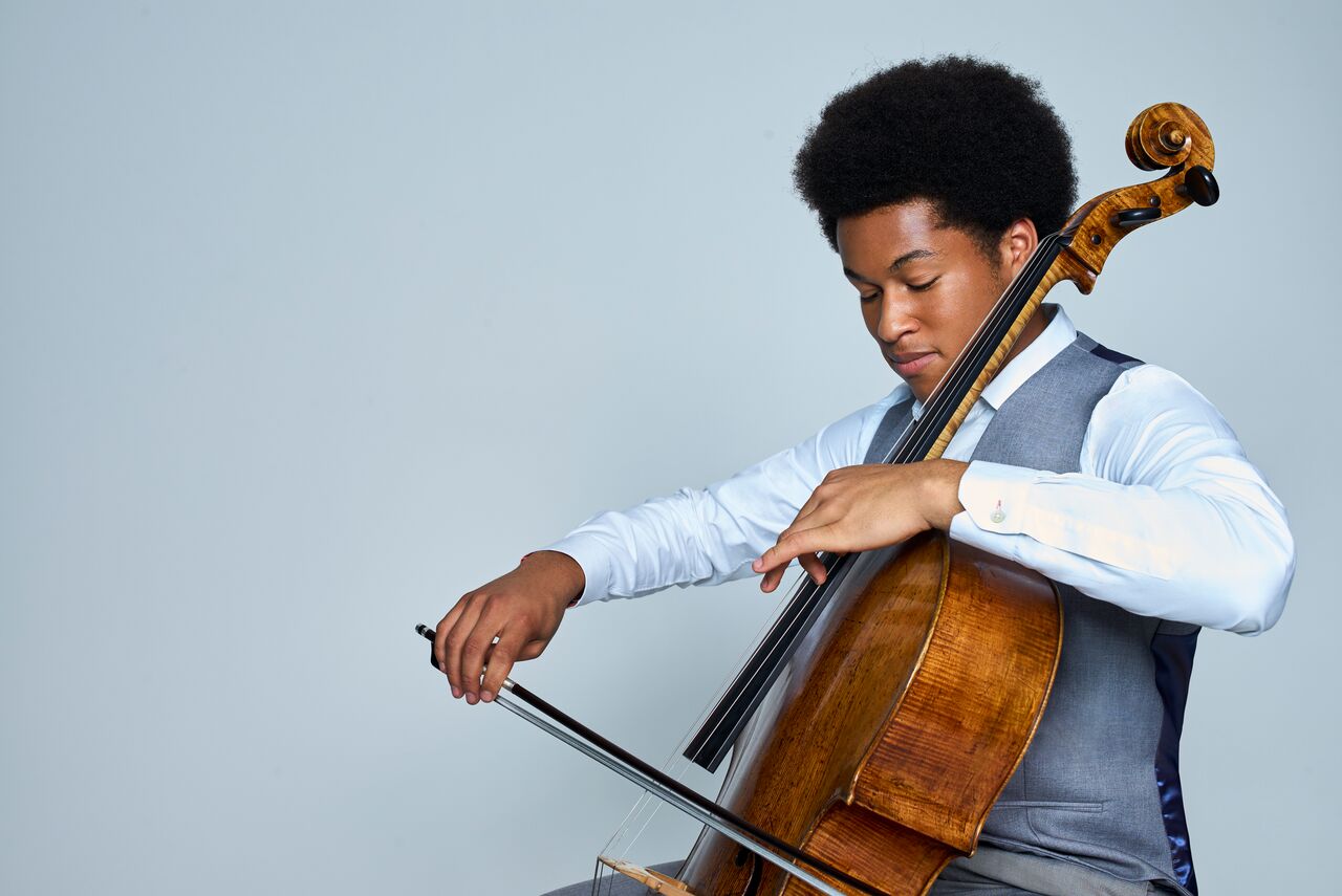 Jeune violoncelliste prodige 